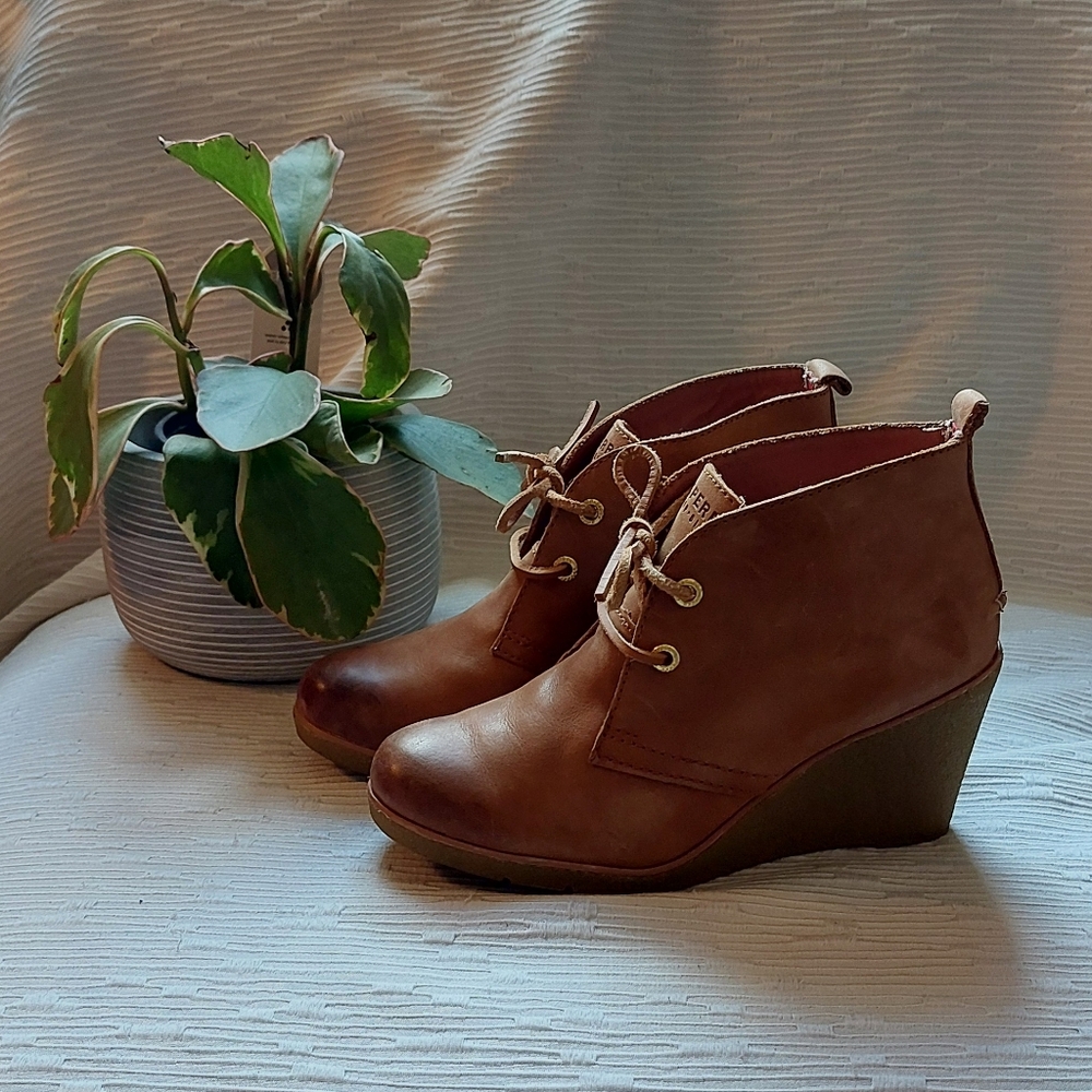 Sperry Brown Wedge Ankle Boots Size 6.5